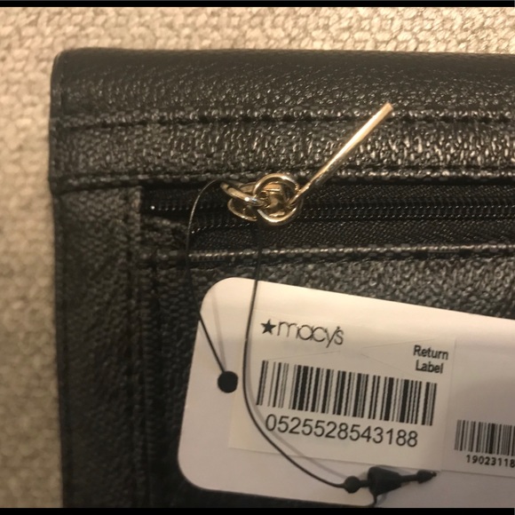 GUESS Wallet - Picture 8 of 8